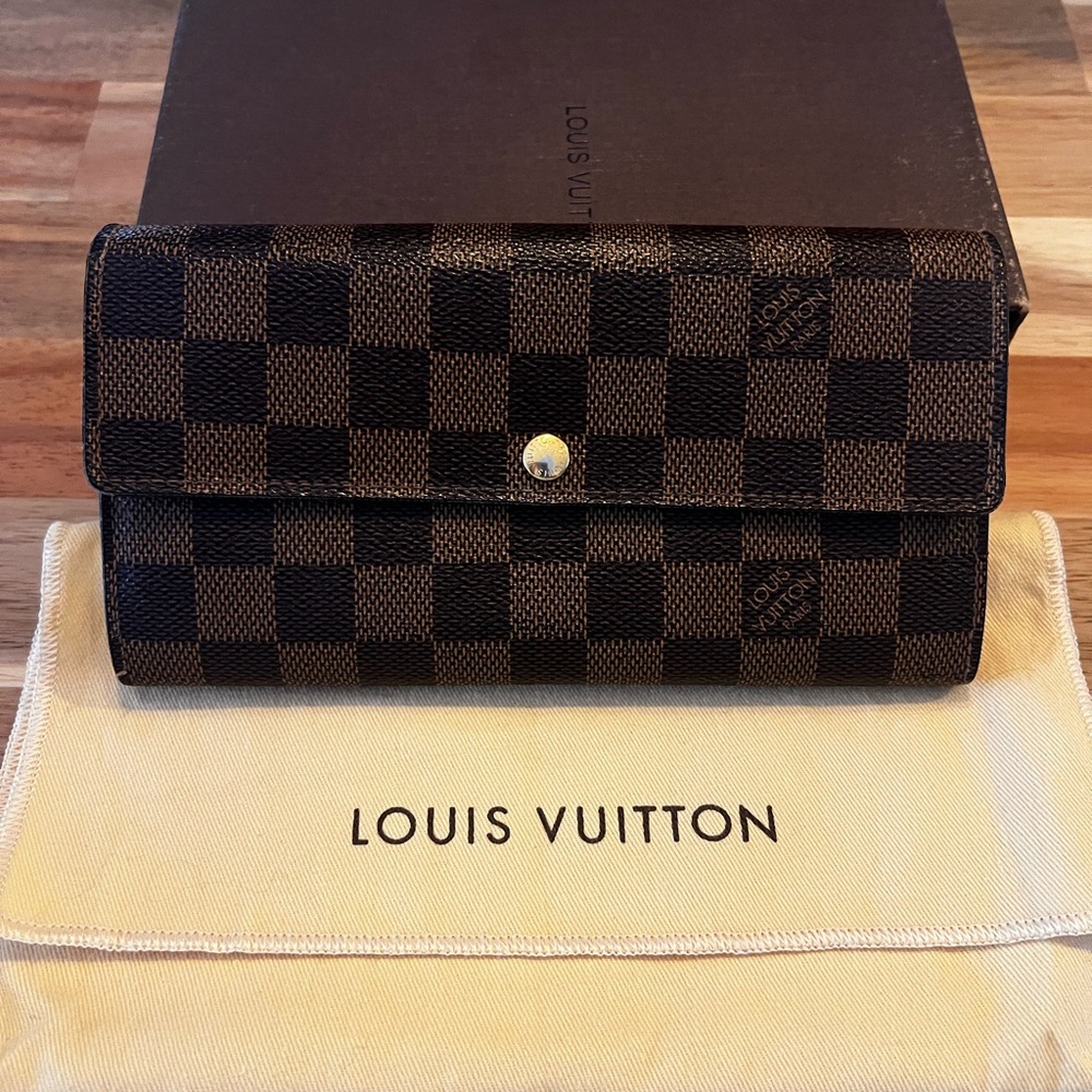 Louis Vuitton ebene damier Sarah wallet